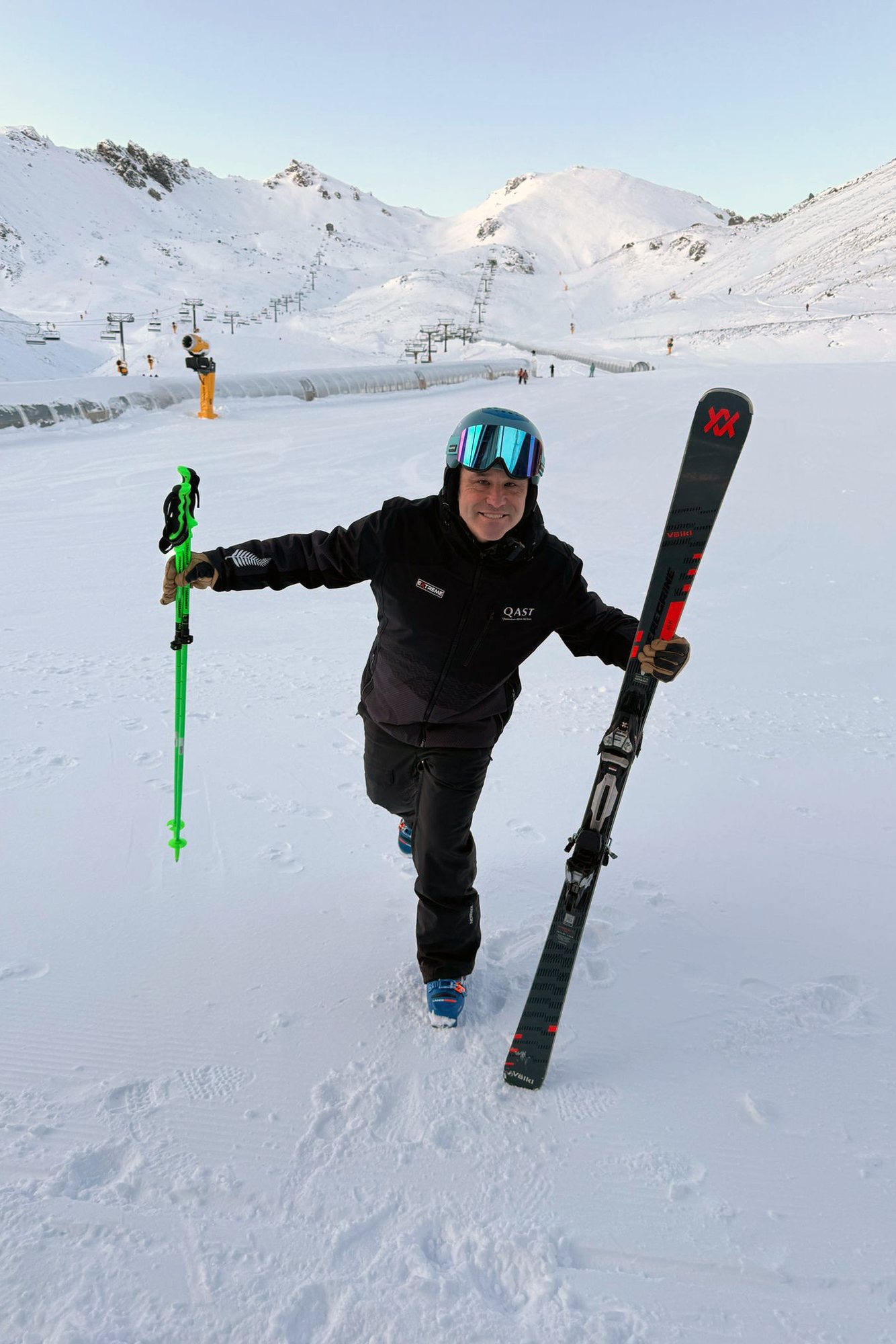 Ash Johns coaching ski racers in New Zealand